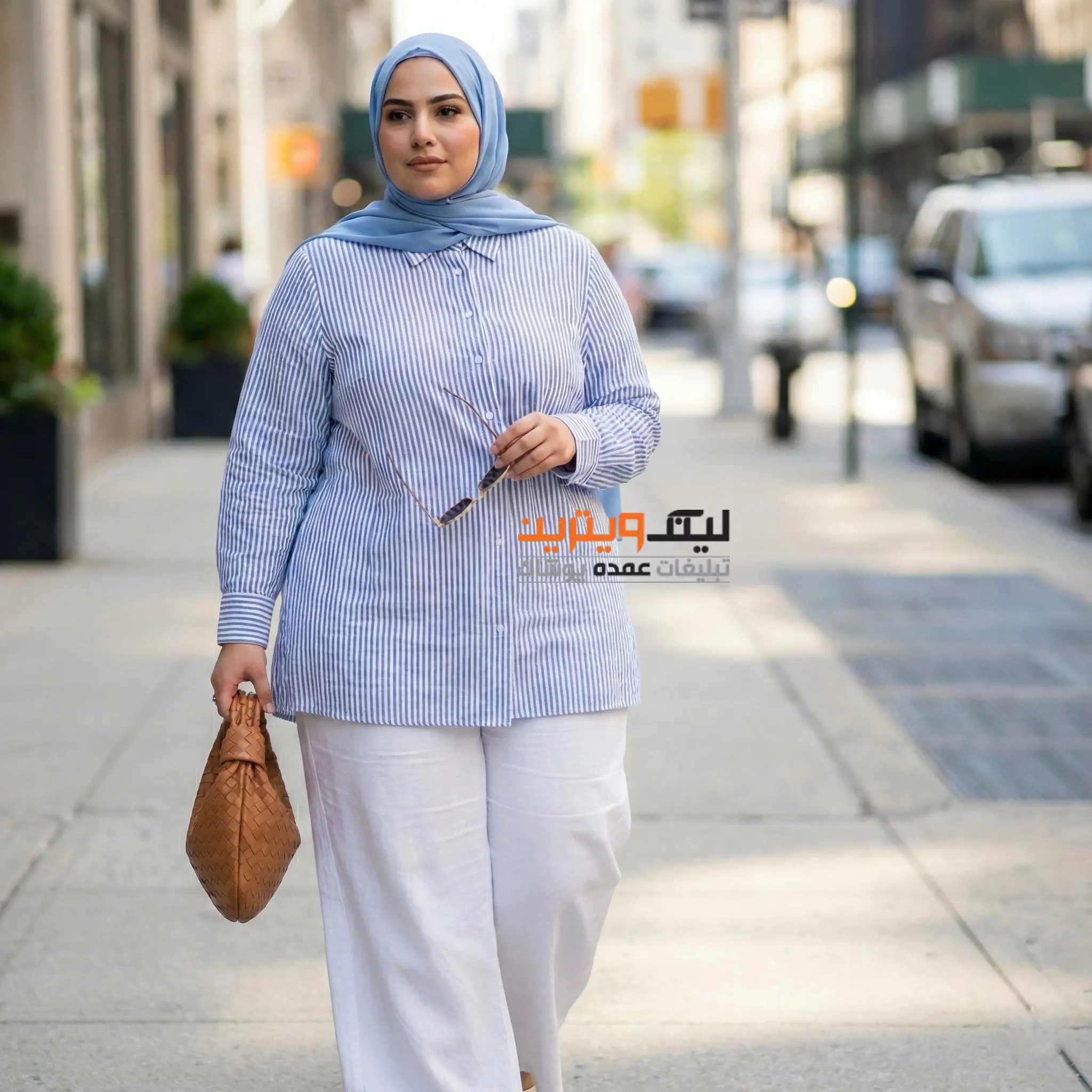 شومیز سایز بزرگ زنانه عمده | حجاب استایل با شومیز سایز بزرگ زنانه | دختری با شومیز زنانه برای افراد چاق در خیابان